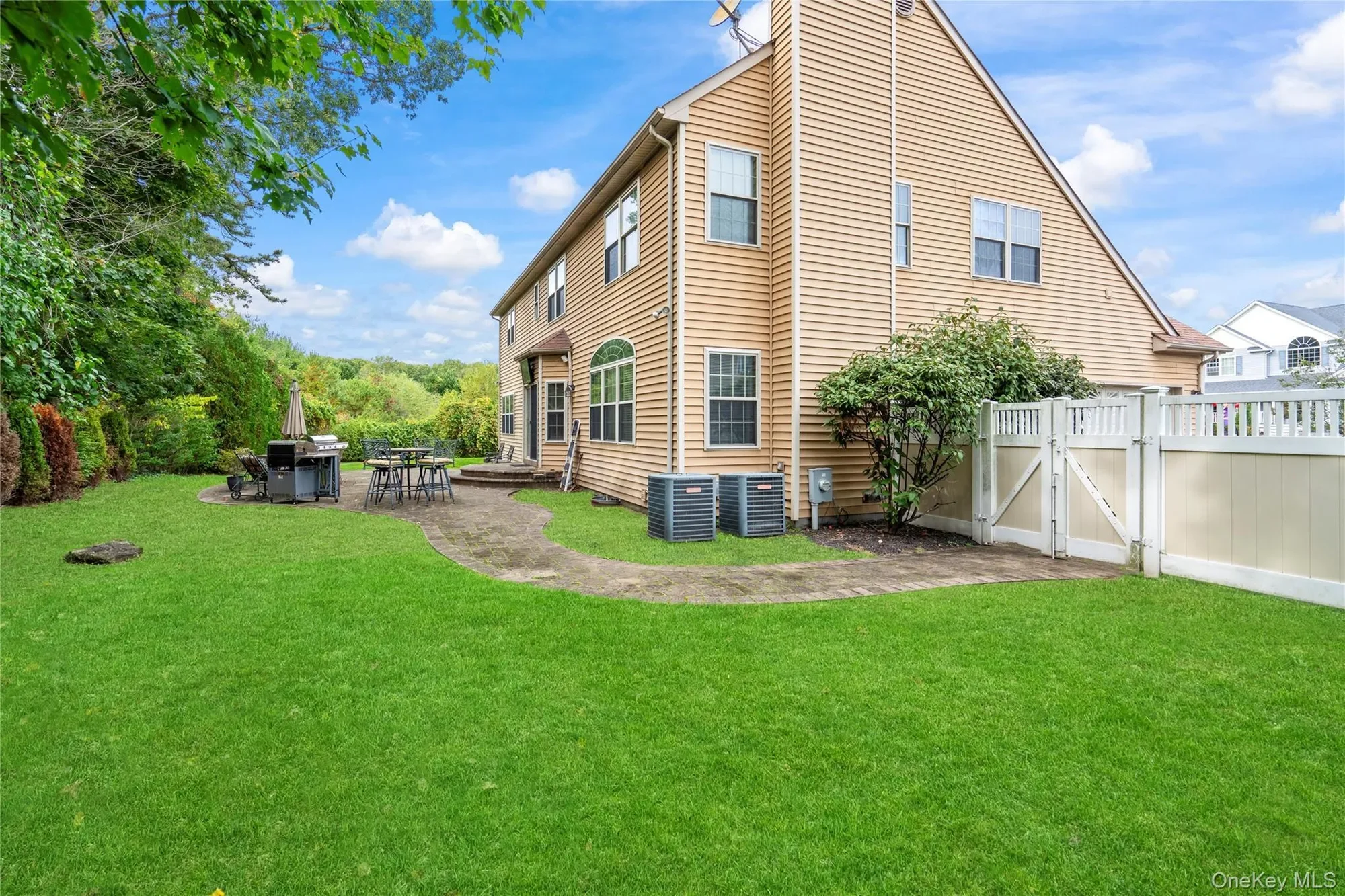 22 Southview Circle, Lake Grove, New York, United States. - Photo 33
