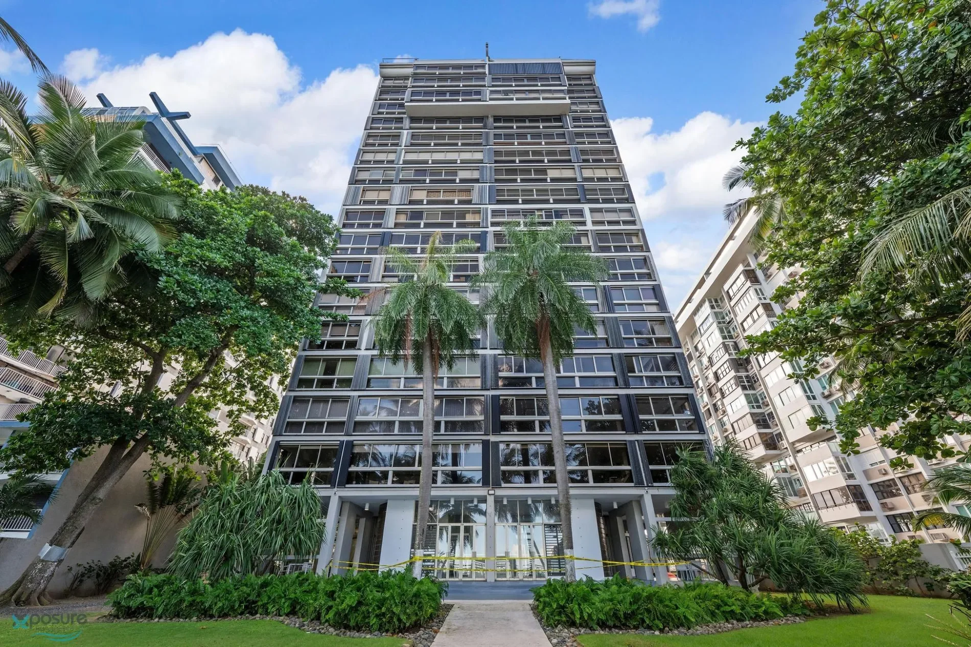 Exterior photo 5