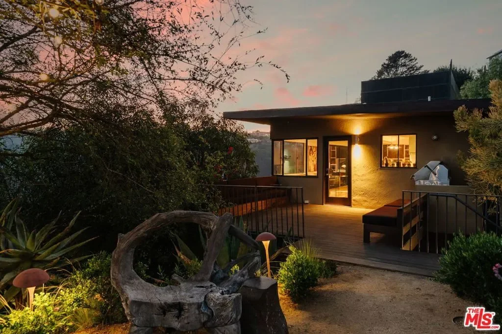8715 Skyline Drive, Los Angeles, California, United States. - Photo 23