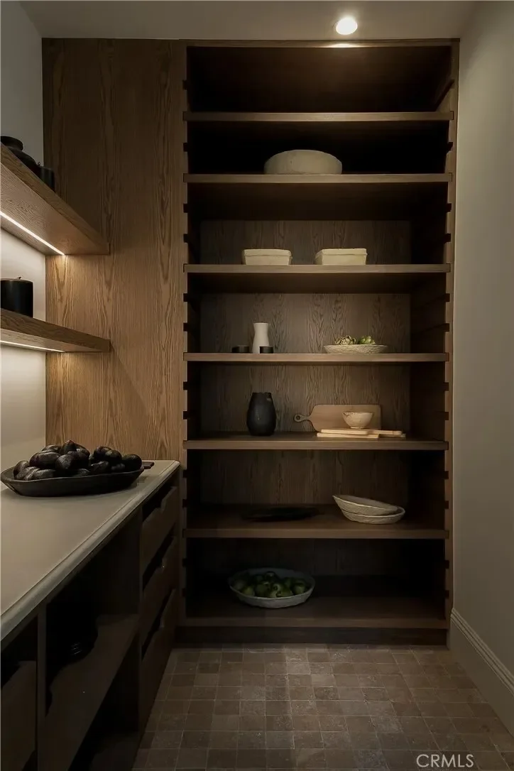 4748 Noble Avenue, Los Angeles, California, United States. - Photo 16