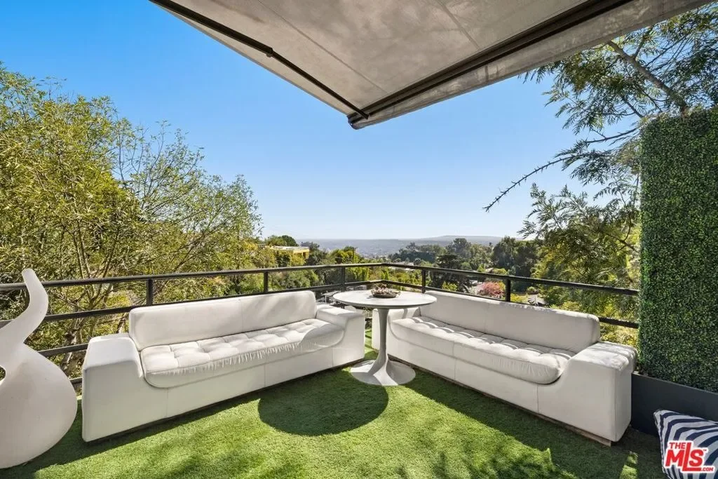 9314 Lloydcrest Drive, Beverly Hills, California, United States. - Photo 15
