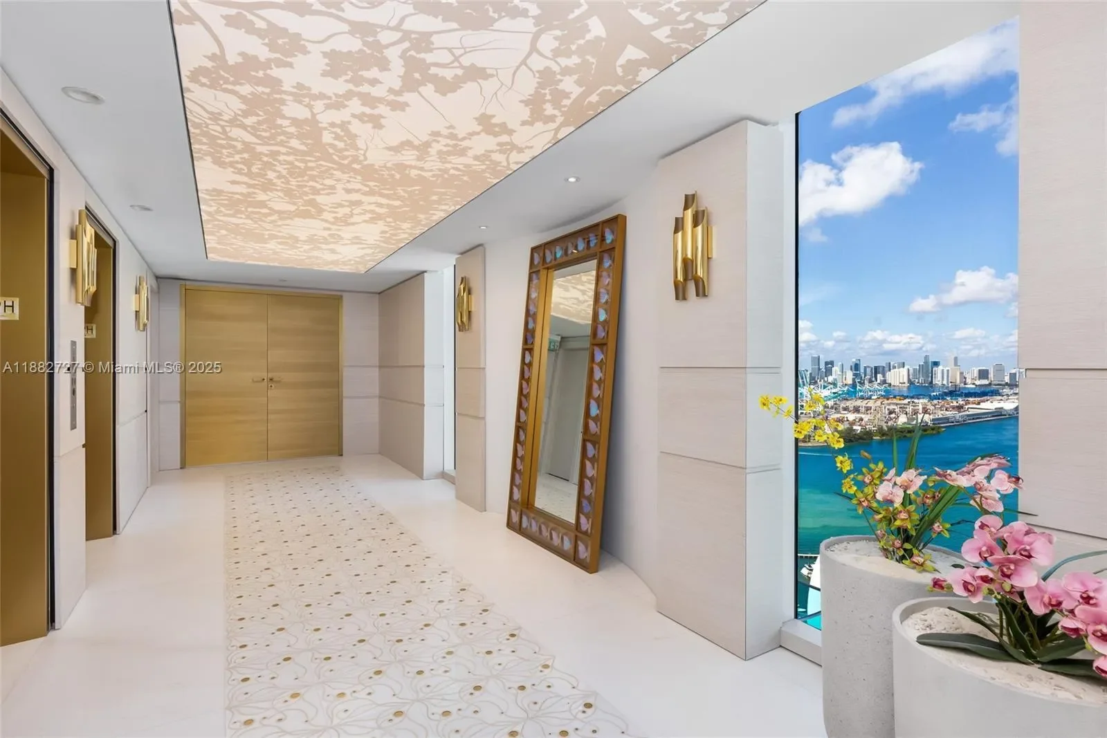 300 S Pointe Dr PH-5, Miami Beach, Florida, United States. - Photo 1