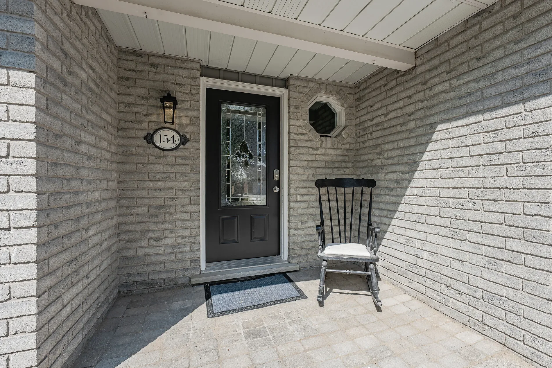 Exterior photo 7