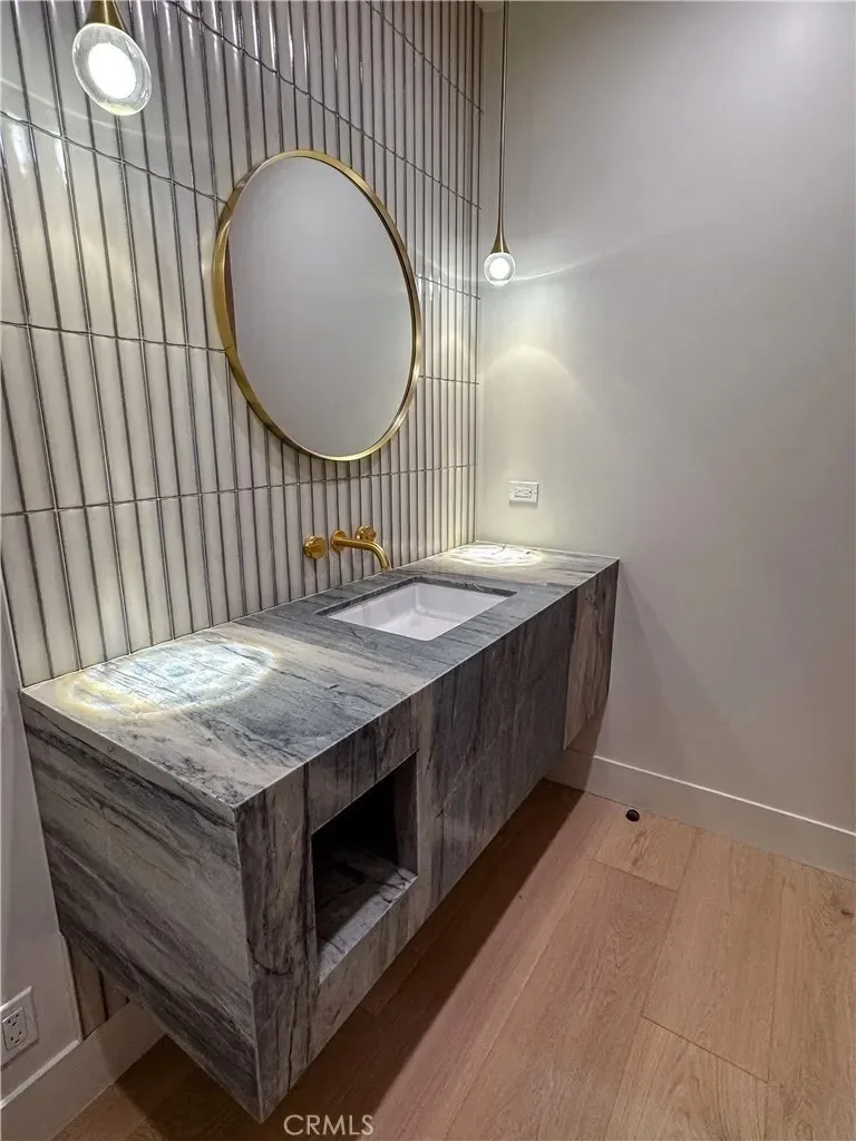 404 16th Street, Manhattan Beach, California, United States. - Photo 36