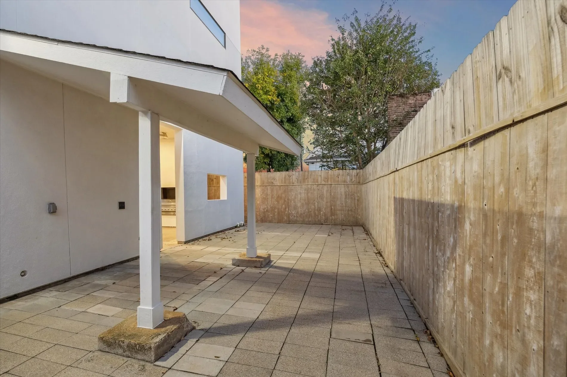 Exterior photo 10