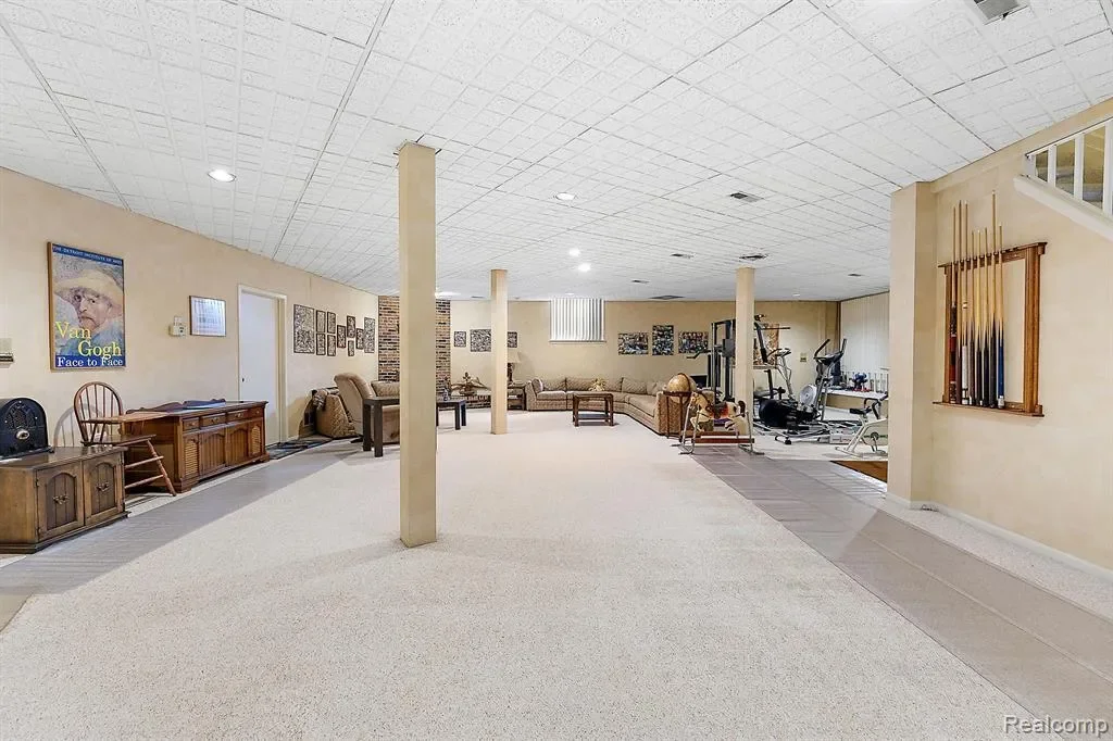 4670 COVE Road, West Bloomfield Twp, MI 48323, Orchard Lake Village, Michigan, United States. - Photo 25