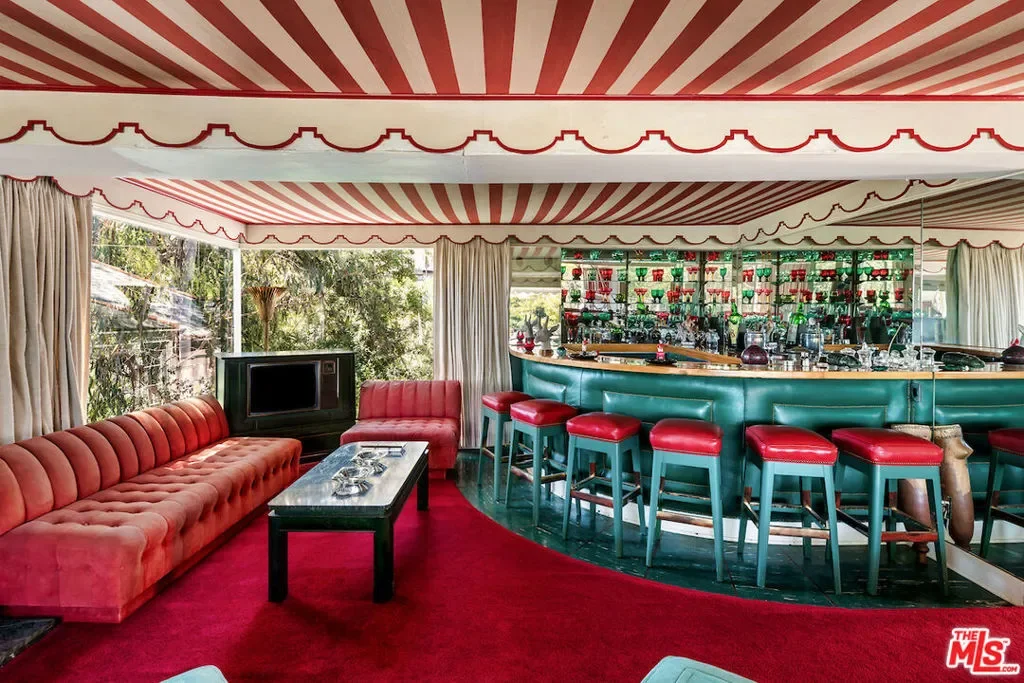 10934 Bellagio Road, Los Angeles, California, United States. - Photo 35