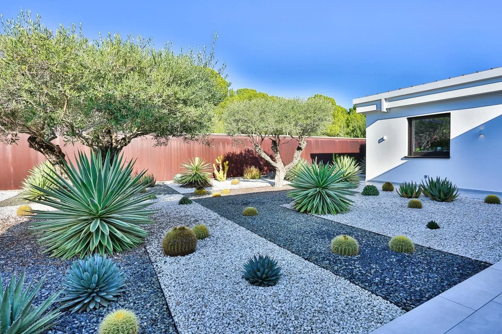 Exterior photo 10