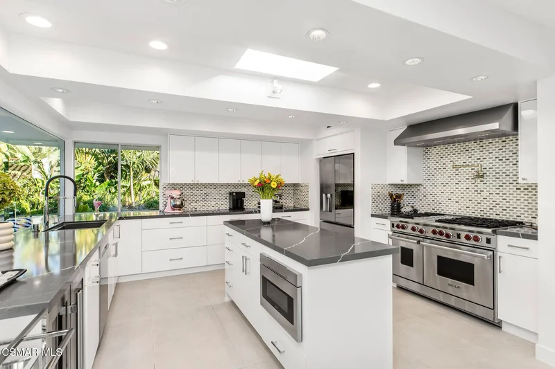 4516 Knightsgate Road, Thousand Oaks, California, United States. - Photo 10