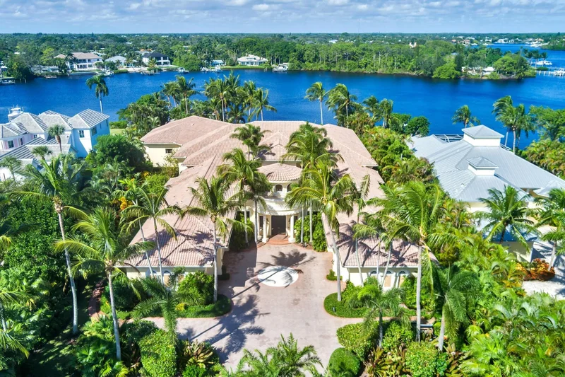 19223 Riverside Drive, Tequesta, Florida, United States. - Photo 71