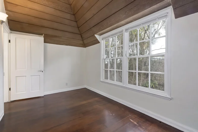 271 Beloit Avenue, Los Angeles, CA 90049, Los Angeles, California, United States. - Photo 68