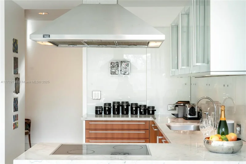6103 Aqua Ave 301, Miami Beach, Florida, United States. - Photo 22