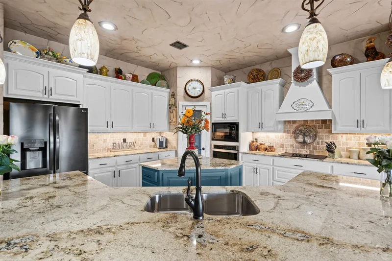 873 Canyon Creek Lane, Weatherford, TX 76087, Weatherford, Texas, United States. - Photo 18