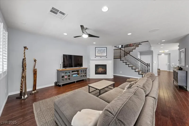 611 Green Sage Way, Las Vegas, Nevada, United States. - Photo 4
