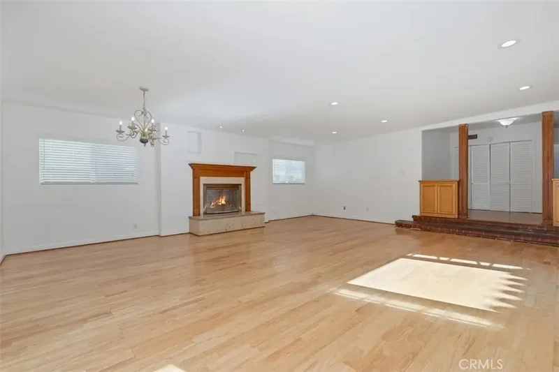 831 Roswell Avenue, Signal Hill, California, United States. - Photo 18