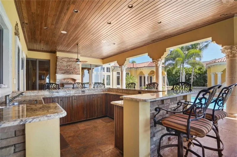 1363 OCEANVIEW DRIVE, St. Petersburg, Florida, United States. - Photo 2