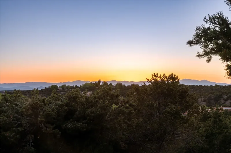 1057 Sierra Del Norte, Santa Fe, NM 87501, Santa Fe, New Mexico, United States. - Photo 30
