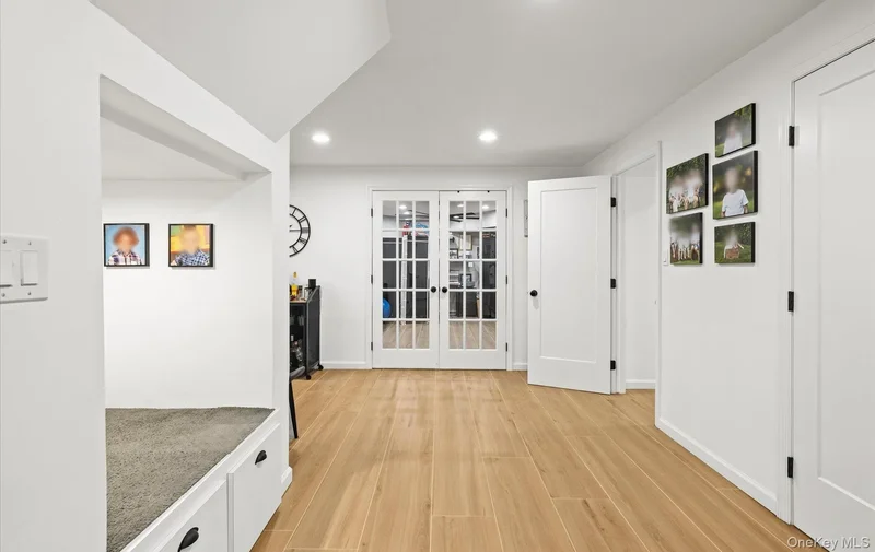 16 Home Court, Huntington, NY 11743, East Northport, New York, United States. - Photo 32