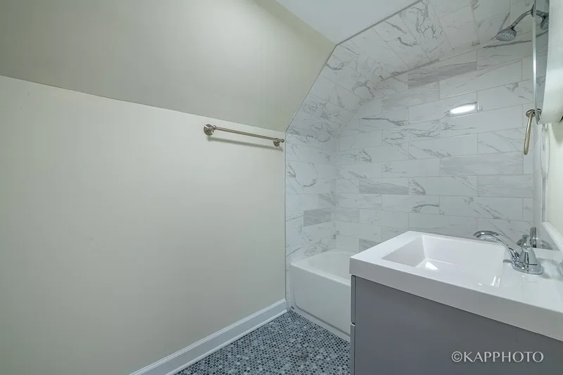 2239 W Cornelia Avenue, Chicago, IL 60618, Chicago, Illinois, United States. - Photo 49