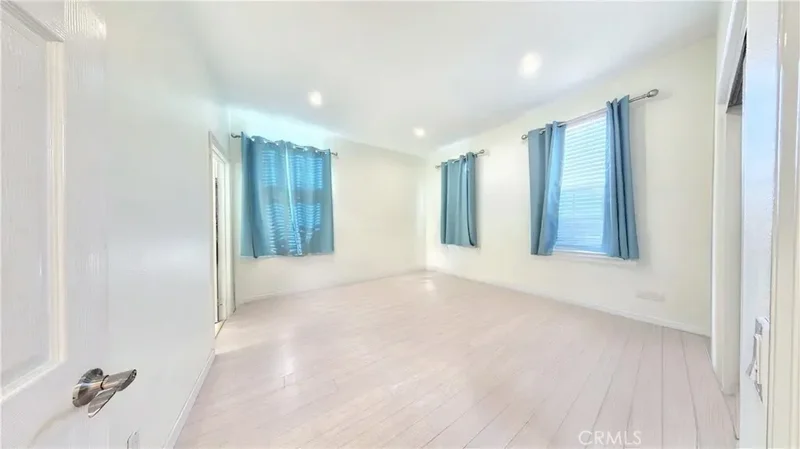 644 Milford, Los Angeles, California, United States. - Photo 23
