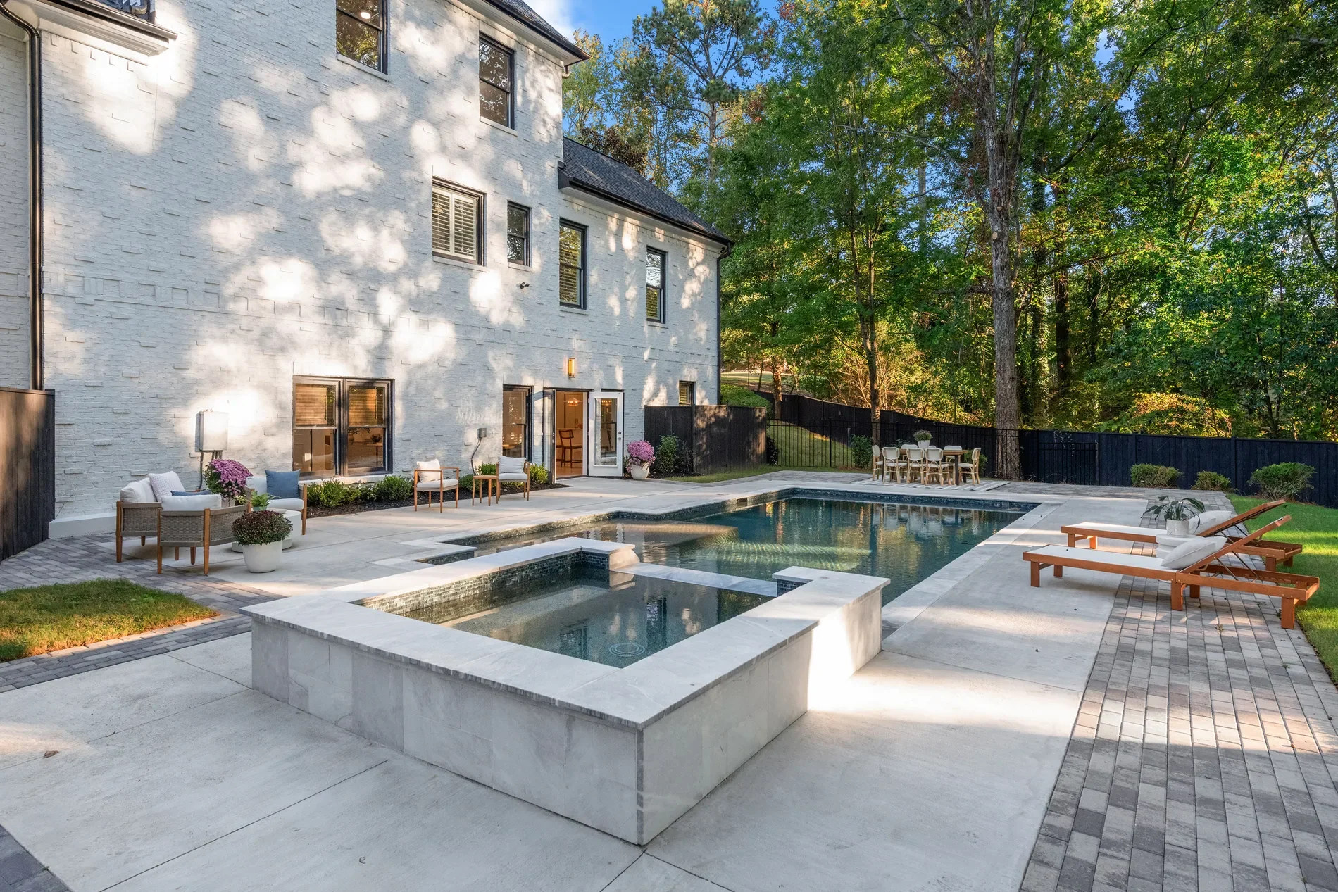 Exterior photo 10