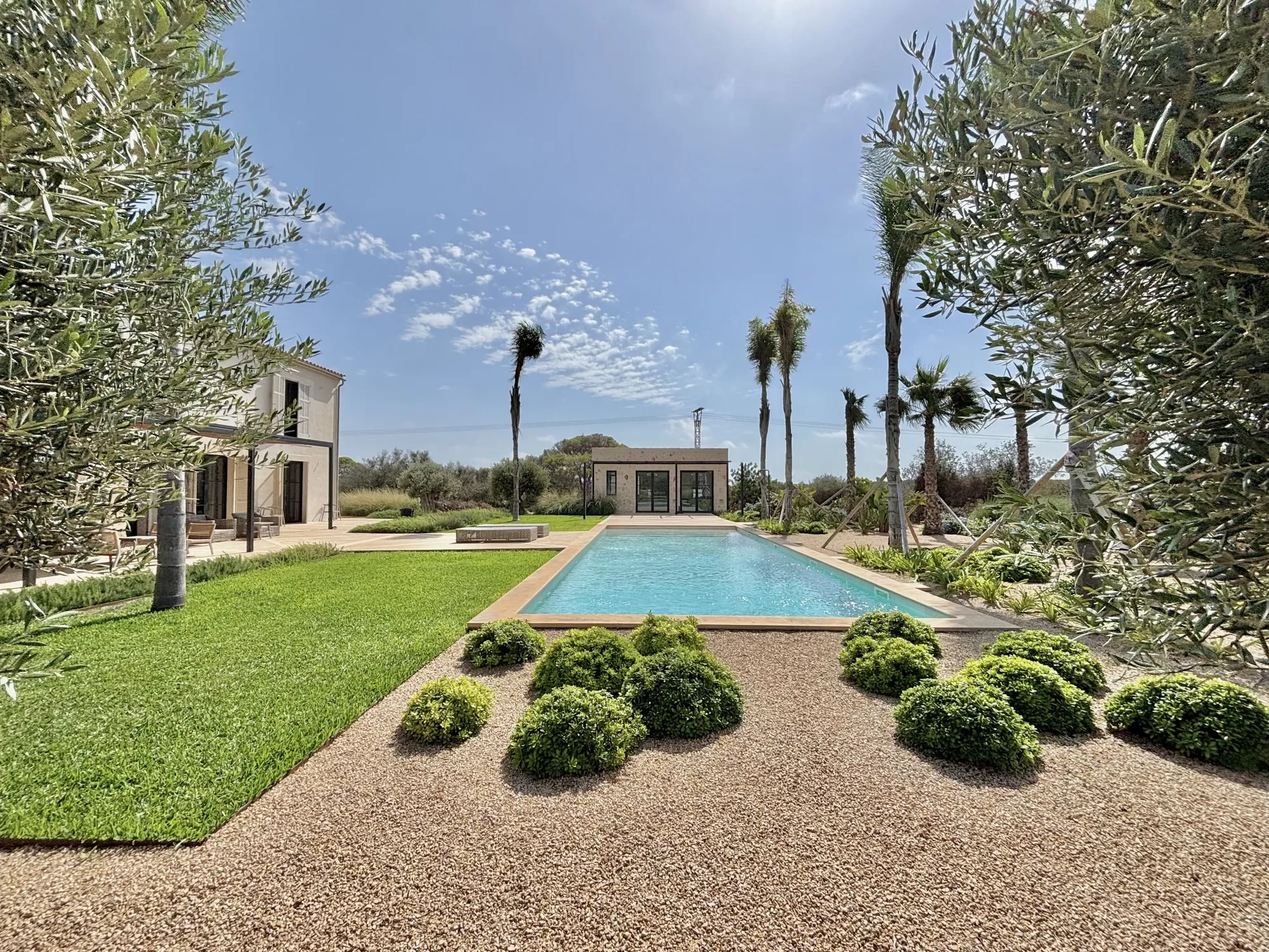 Exterior photo 10