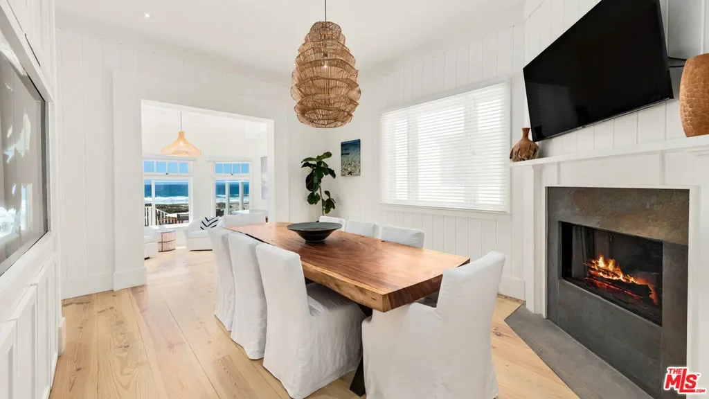 30718 Pacific Coast Highway, Malibu, California, United States. - Photo 2