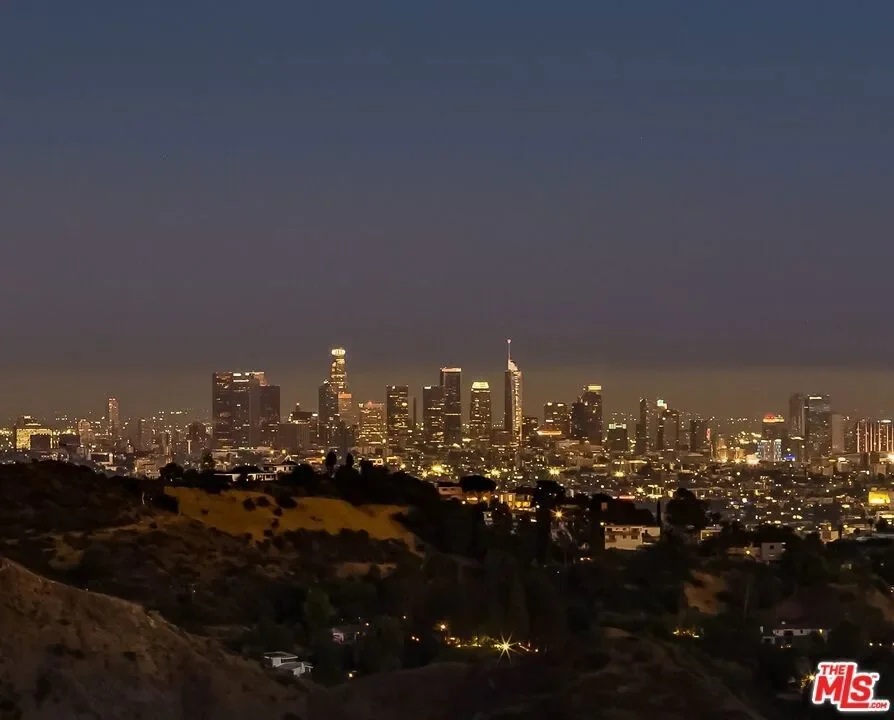3306 Deronda Drive, Los Angeles, California, United States. - Photo 1
