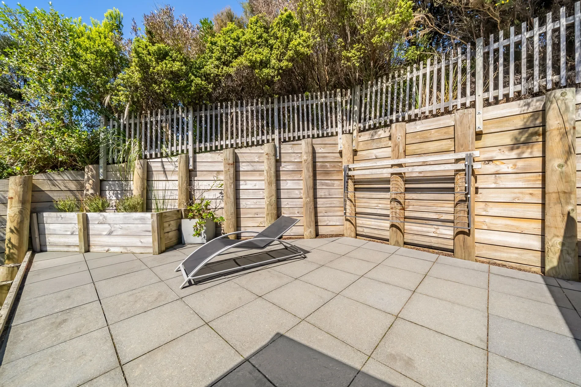 Exterior photo 8