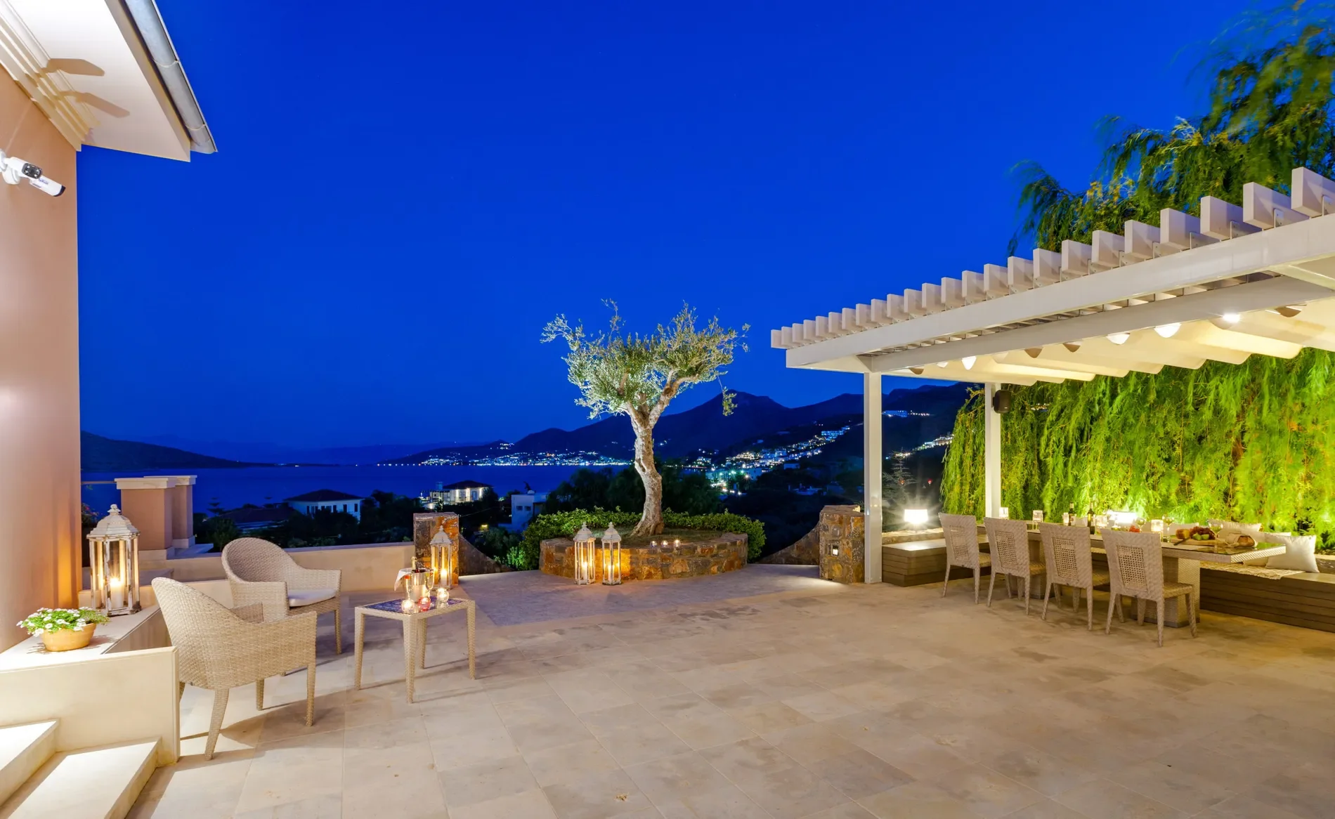 Exterior photo 7