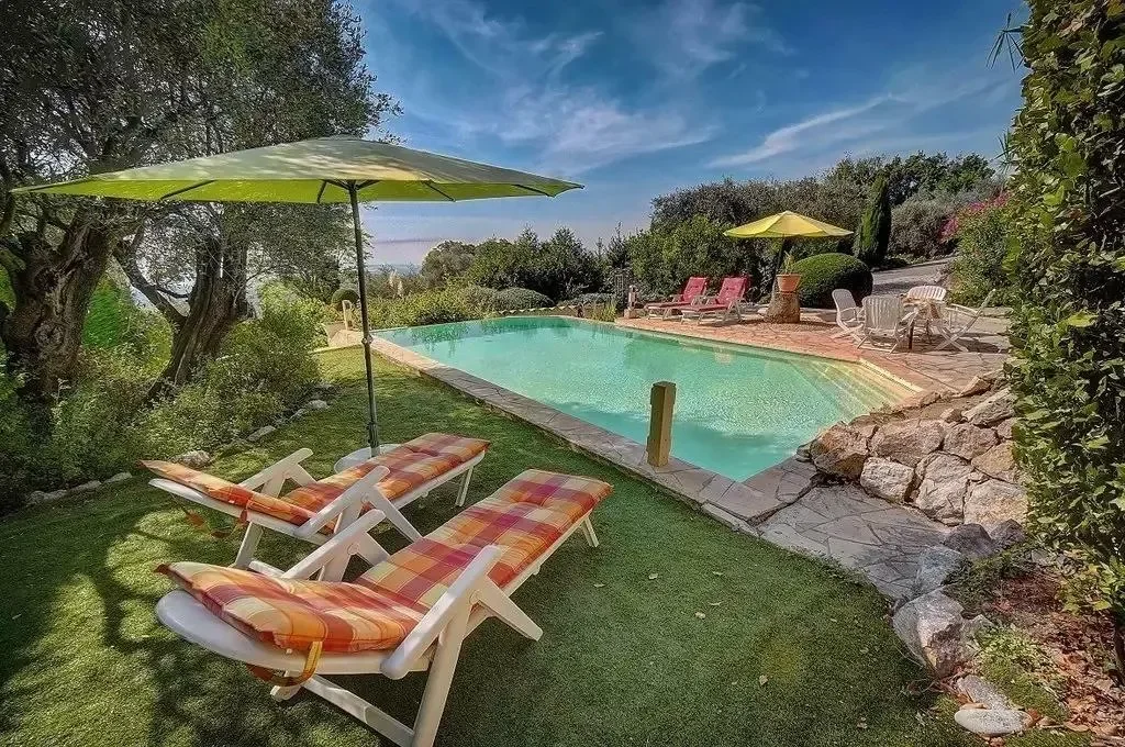 Coursegoules, Provence-Alpes-Côte d'Azur, France. - Photo 3
