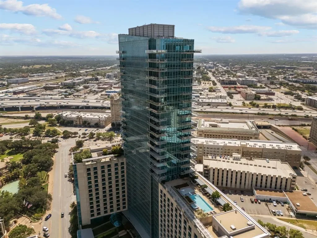 1301 Throckmorton Street 2402, Fort Worth, Texas, United States. - Photo 36