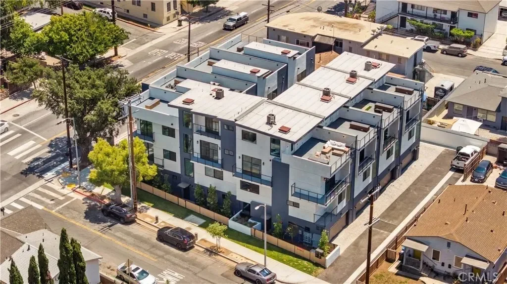 6050 E Burwood Avenue, Los Angeles, California, United States. - Photo 45