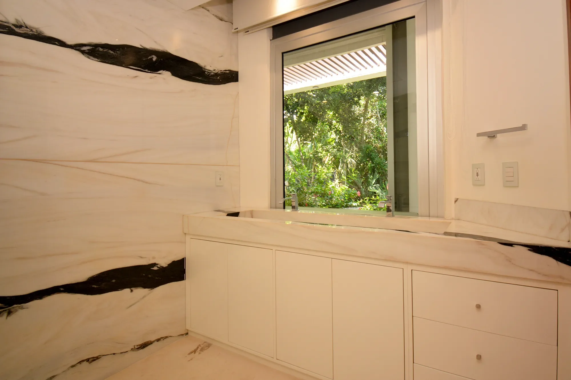 Gallery photo 12