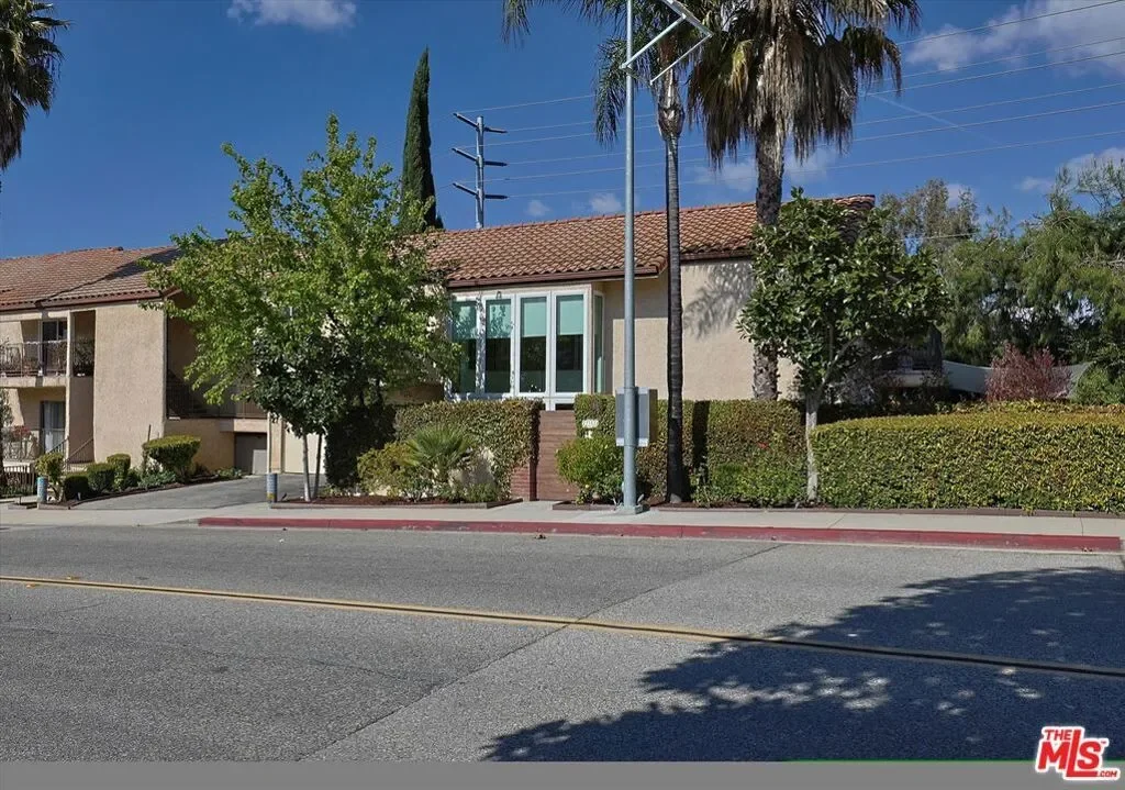 23351 Park Sorrento 71, Hidden Hills, California, United States. - Photo 12