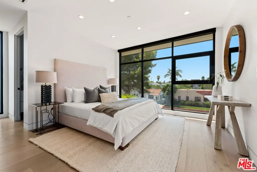 818 N Curson Avenue, Los Angeles, California, United States. - Photo 47