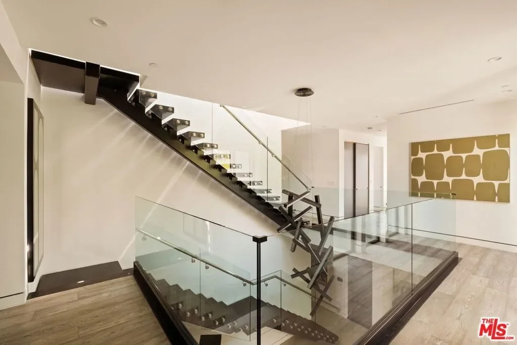 816 N Stanley Avenue, Los Angeles, California, United States. - Photo 20