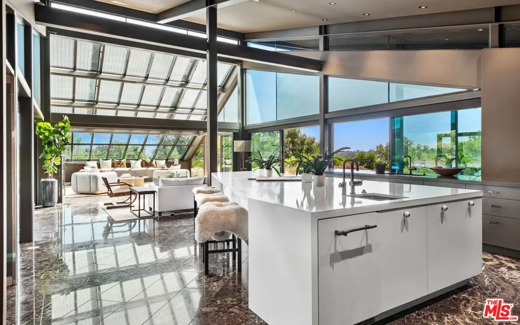 5900 Bonsall Drive, Malibu, California, United States. - Photo 40