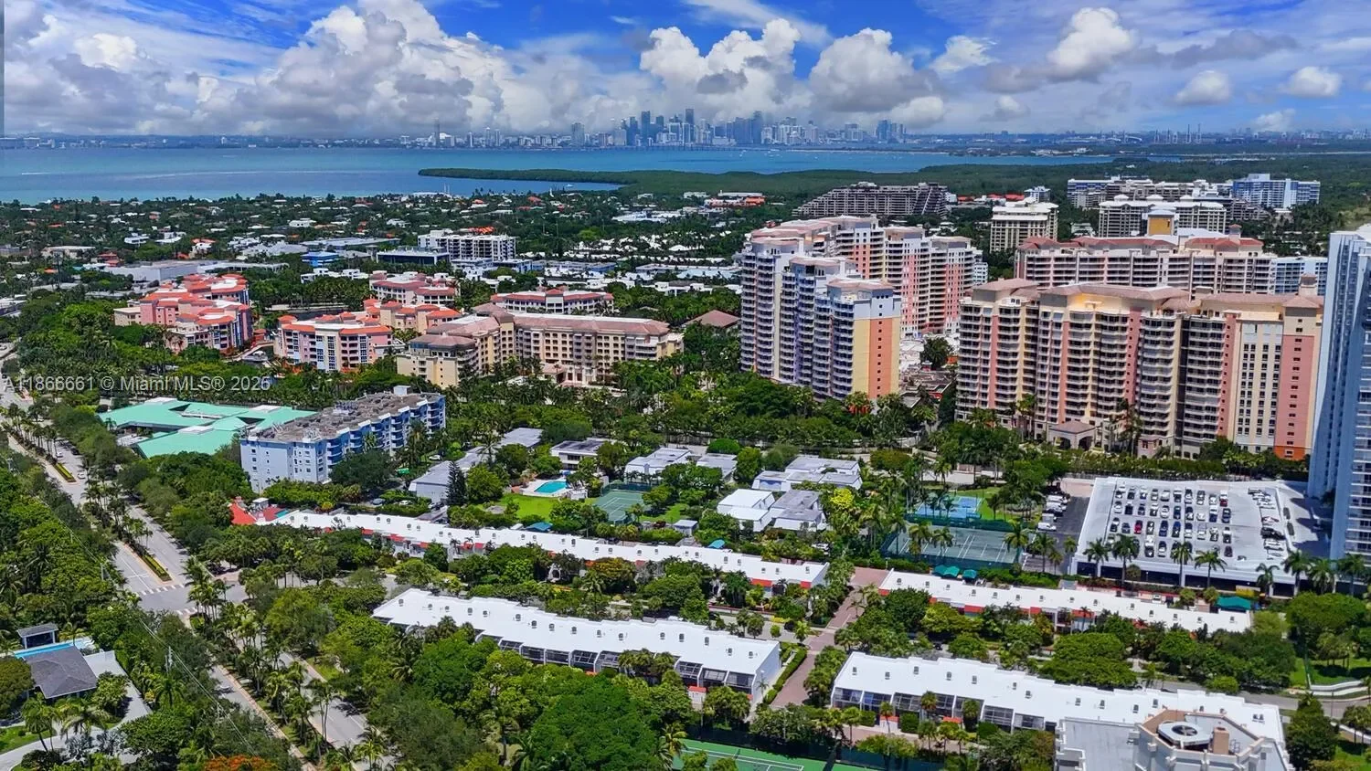 265 Grapetree Dr 110, Key Biscayne, Florida, United States. - Photo 39