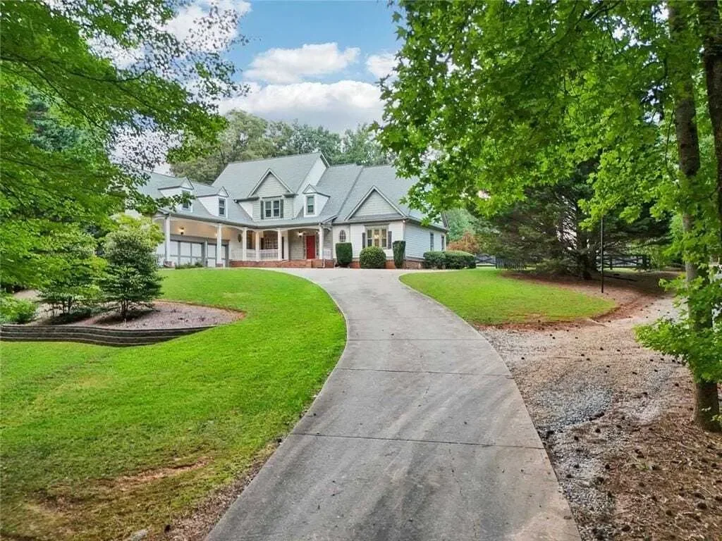 Exterior photo 11
