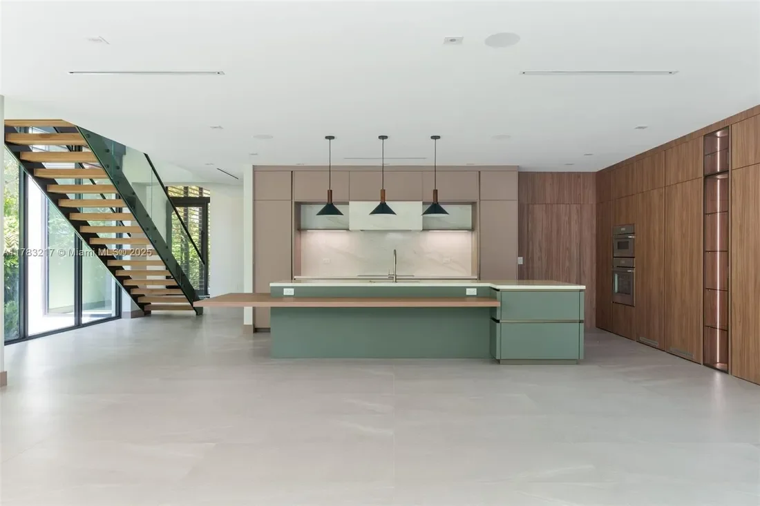 Gallery photo 3