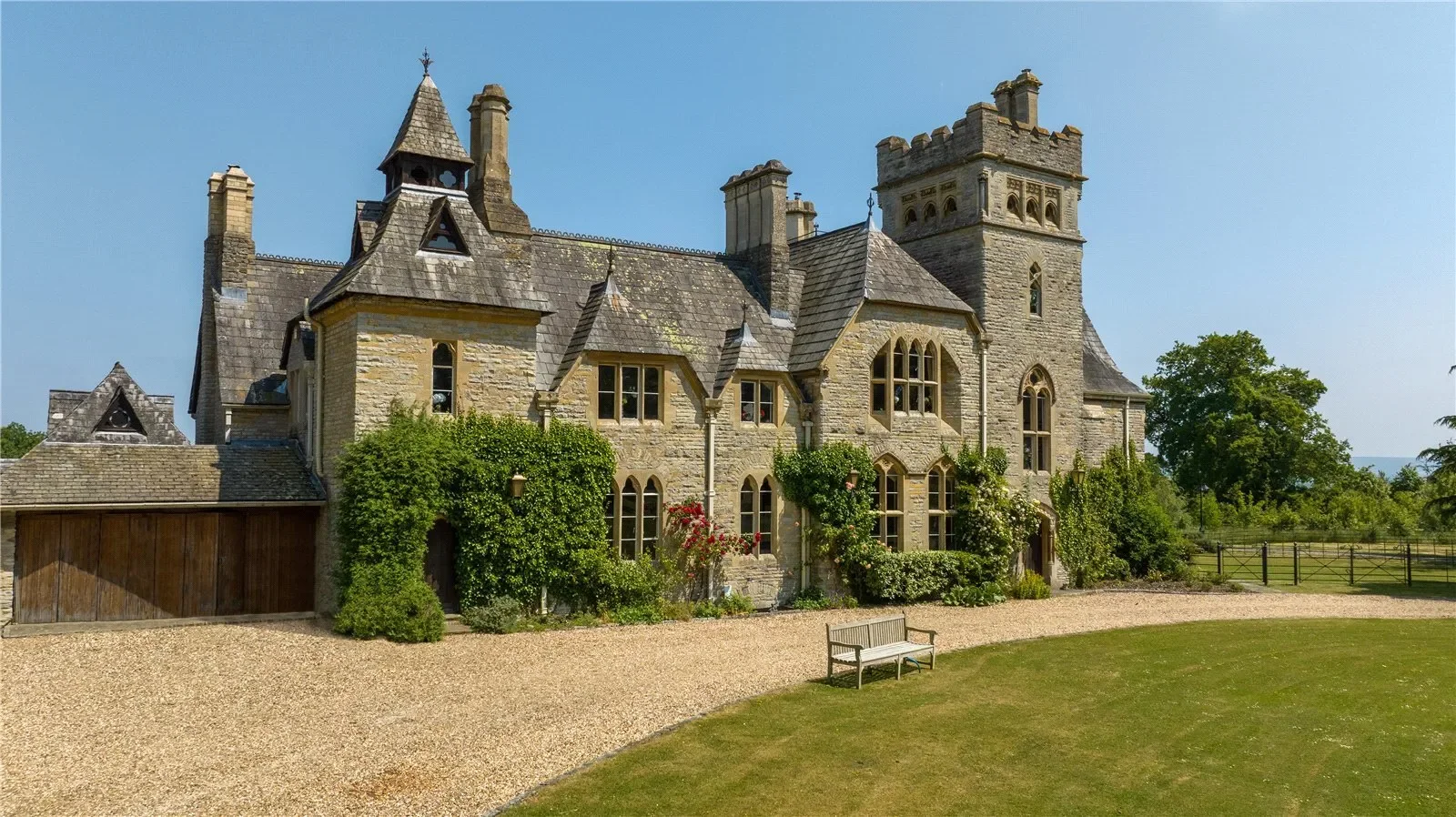 Exterior photo 7