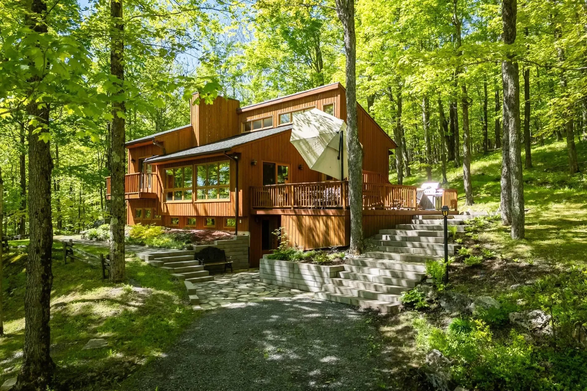 Exterior photo 7