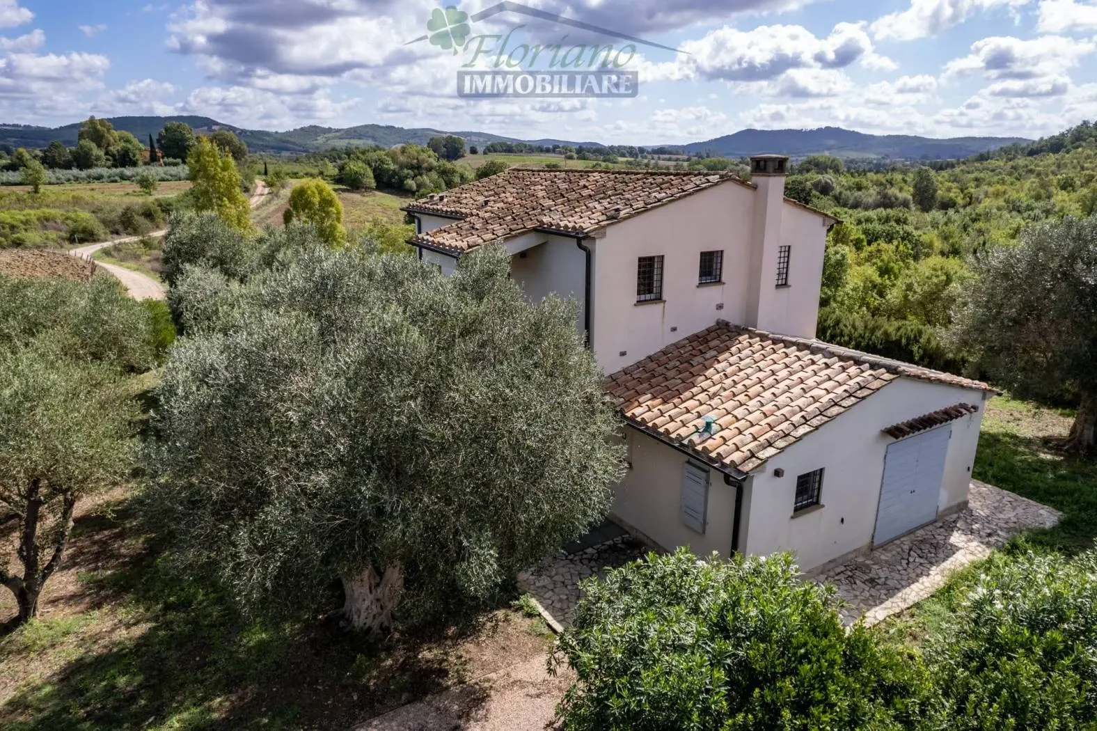 Via Vallerana Alta, Capalbio, Tuscany, Italy. - Photo 3