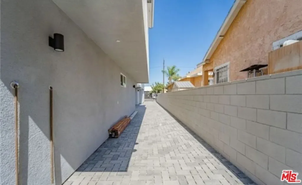 1348 E Vernon Avenue, Los Angeles, California, United States. - Photo 39