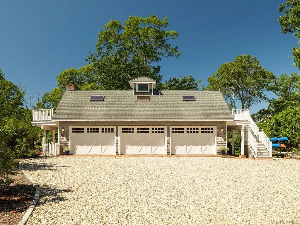 10947 N Bayview Road, Southold, New York, United States. - Photo 3