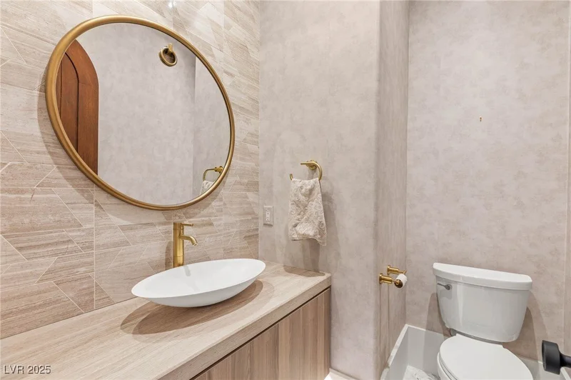 38 Pebble Dunes Court, Las Vegas, Nevada, United States. - Photo 18