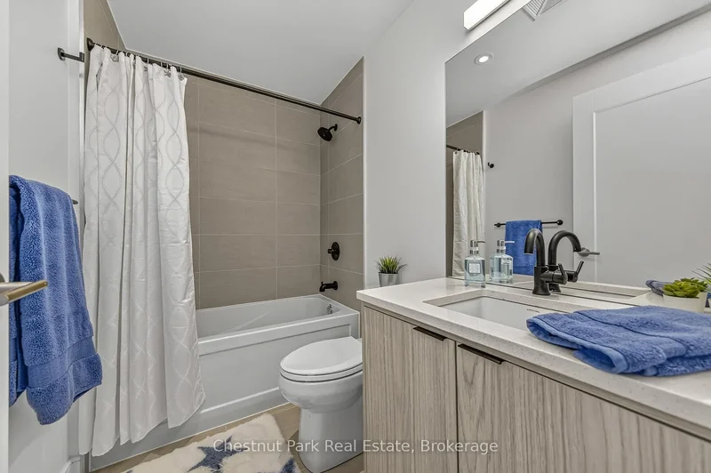 823 - 185 Dunlop Street E, Barrie, Ontario, Canada. - Photo 2