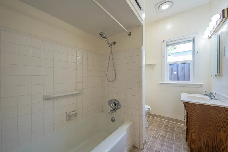 206 Cypress Avenue, Pacific Grove, CA 93950, Pacific Grove, California, United States. - Photo 31