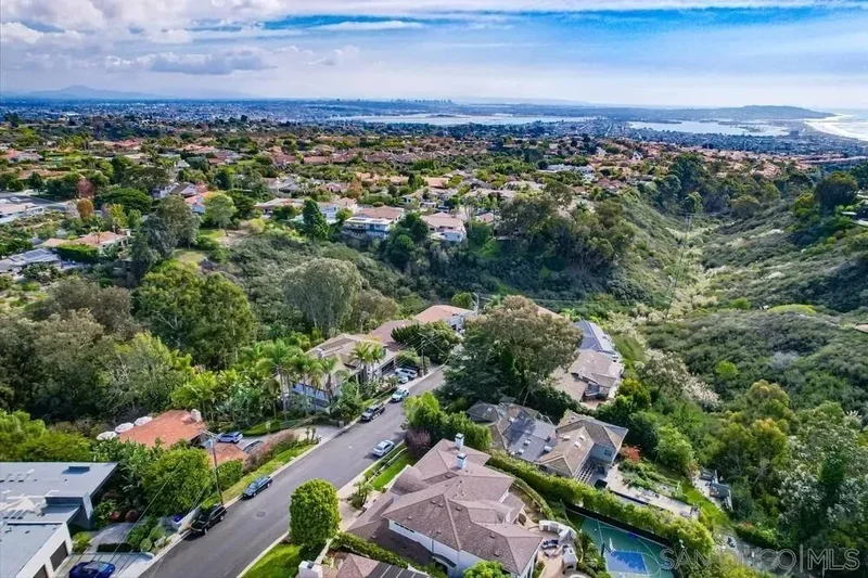 6121 La Pintura, San Diego, California, United States. - Photo 45